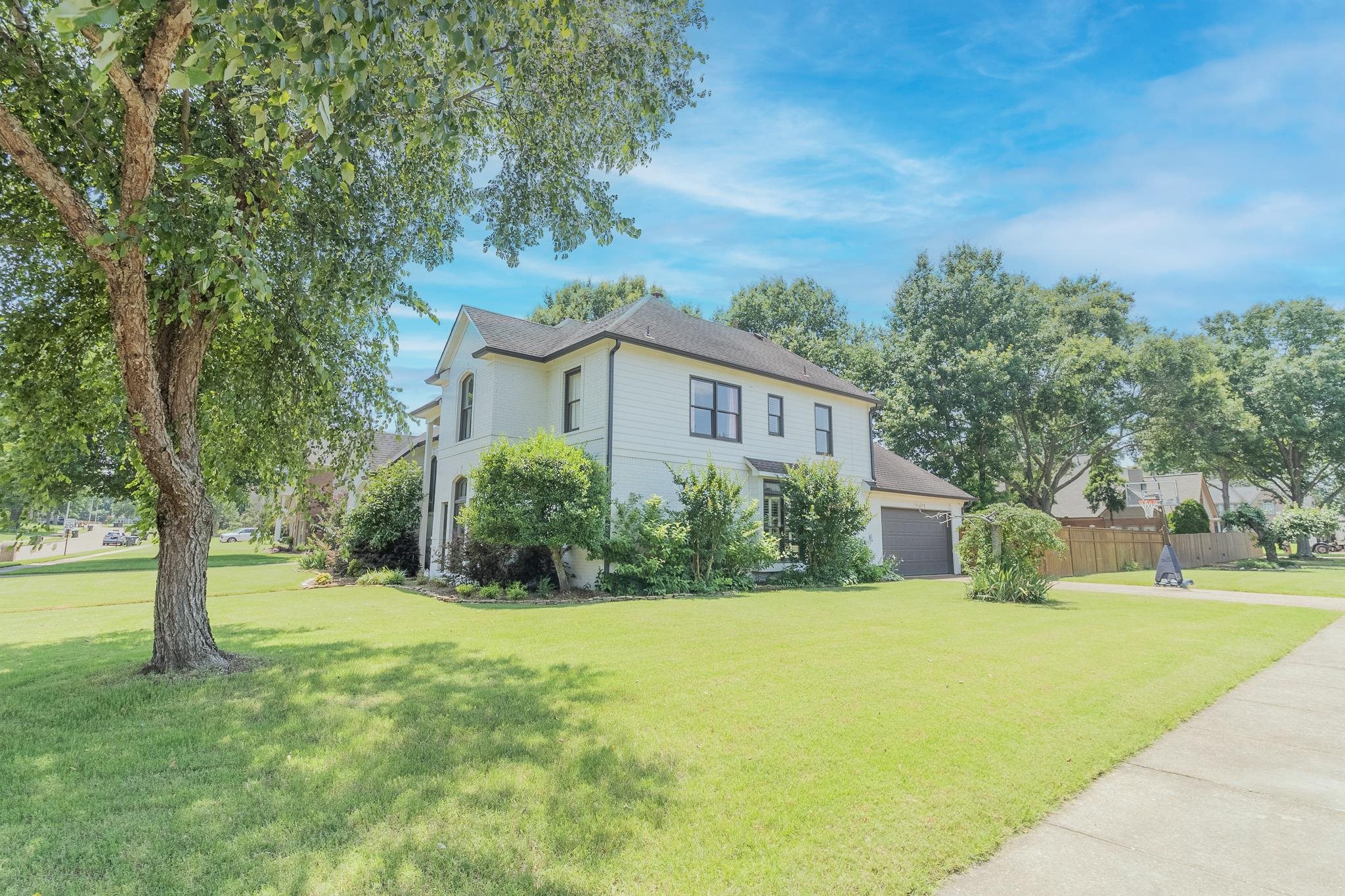 1249 Mintmere Drive Collierville, TN 38017 - Photo 3 of 40