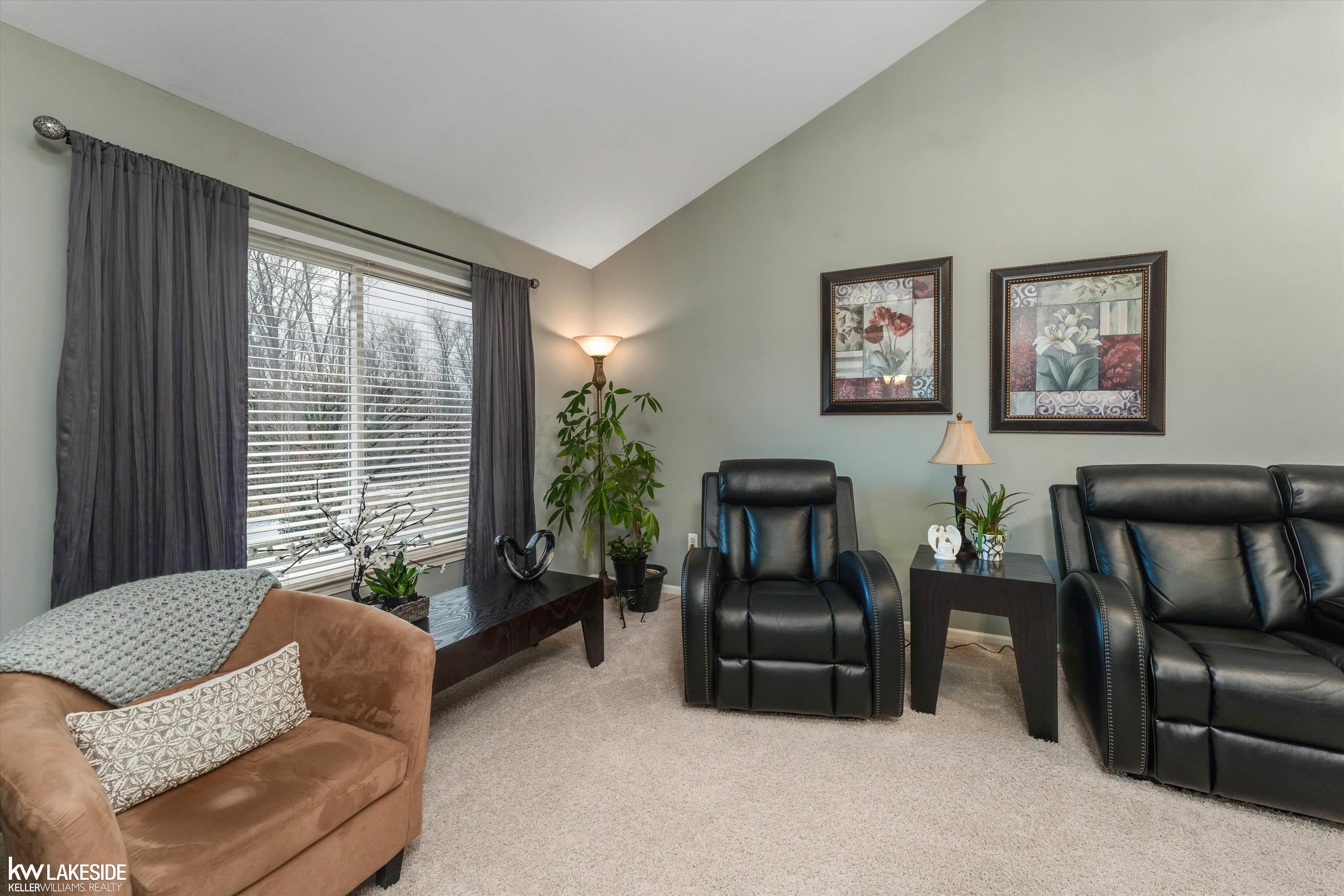 8160 Huntington Ridge Court Washington, MI 48094 - Photo 4 of 44