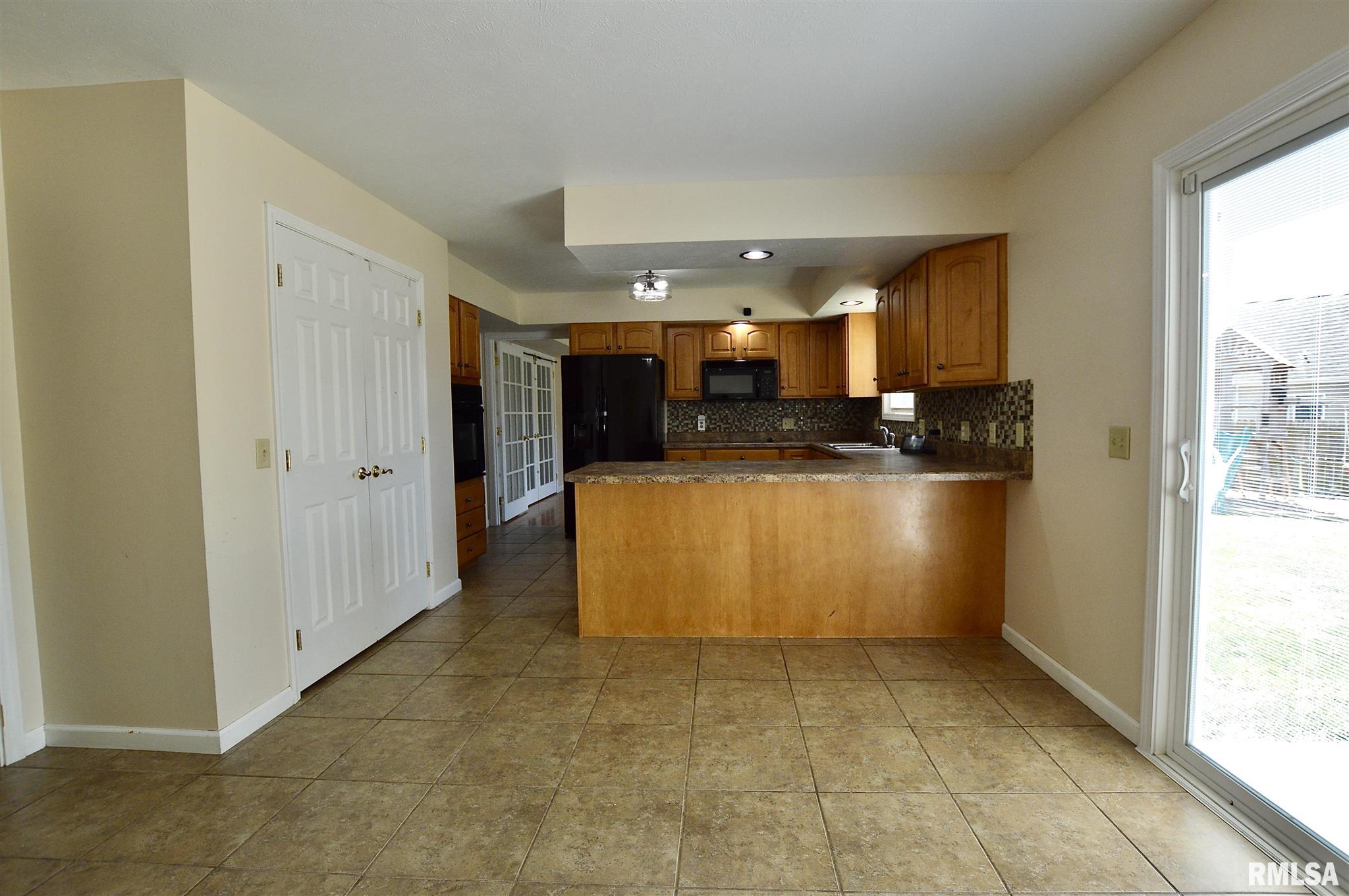 1100 Bridle Path Lane Springfield, IL 62712 - Photo 12 of 48