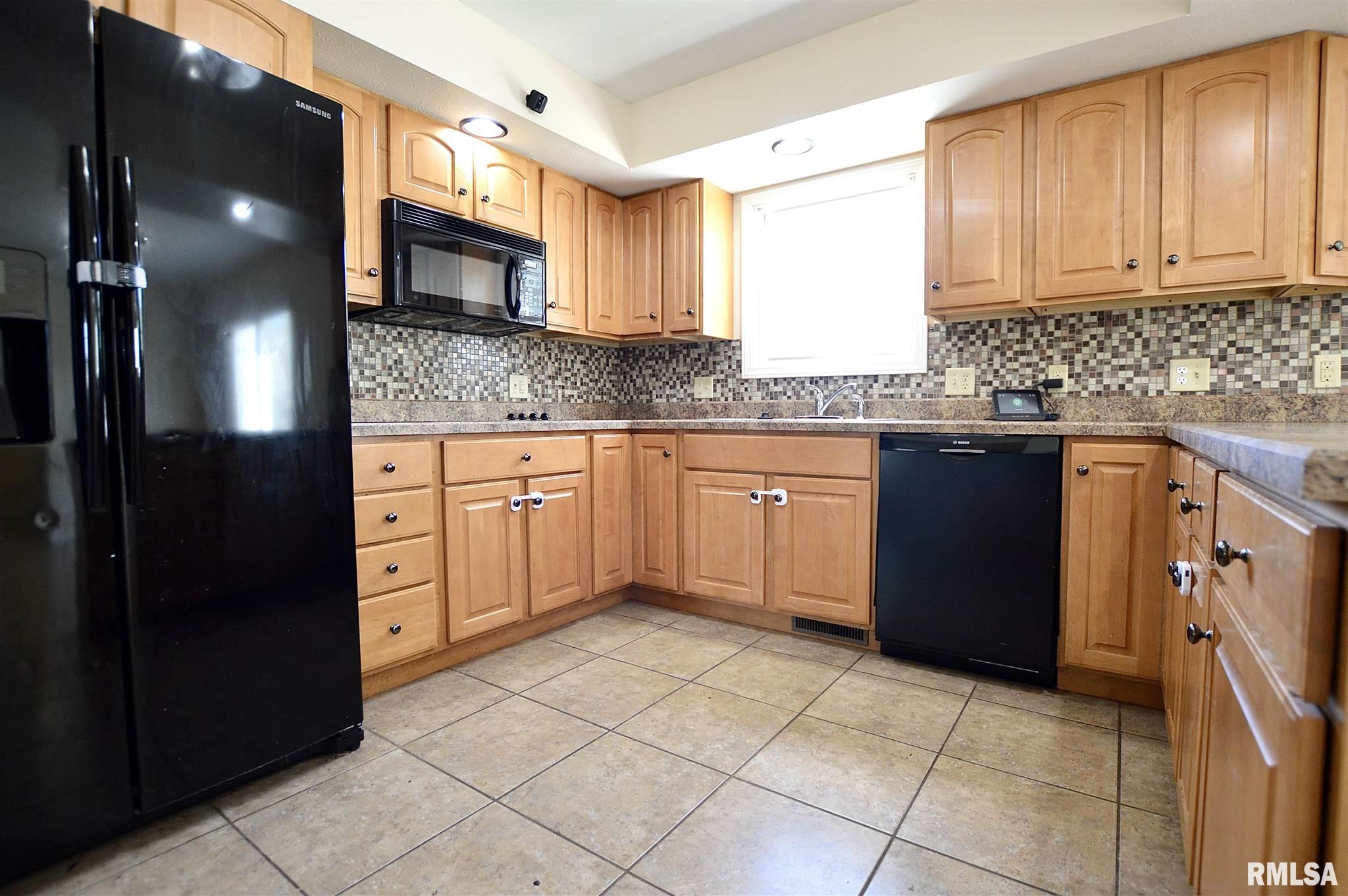 1100 Bridle Path Lane Springfield, IL 62712 - Photo 14 of 48