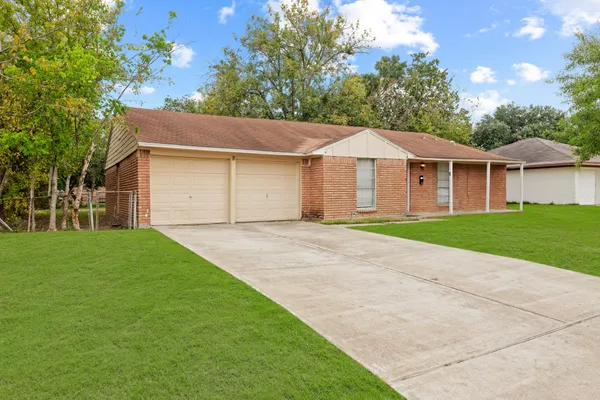 $1,795 | 408 Grantham Road, Baytown, TX 77521