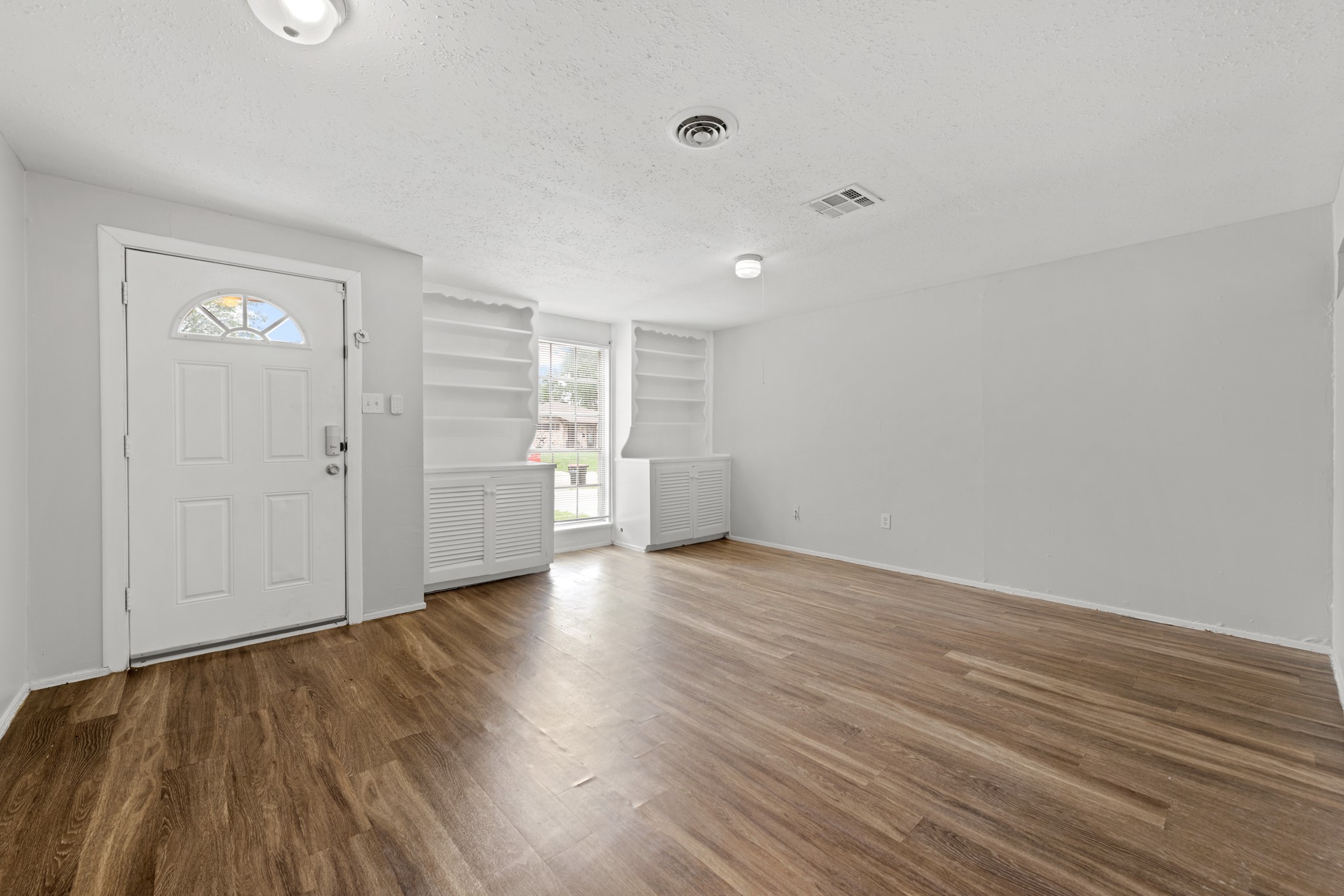 408 Grantham Road Baytown, TX 77521 - Photo 4 of 14