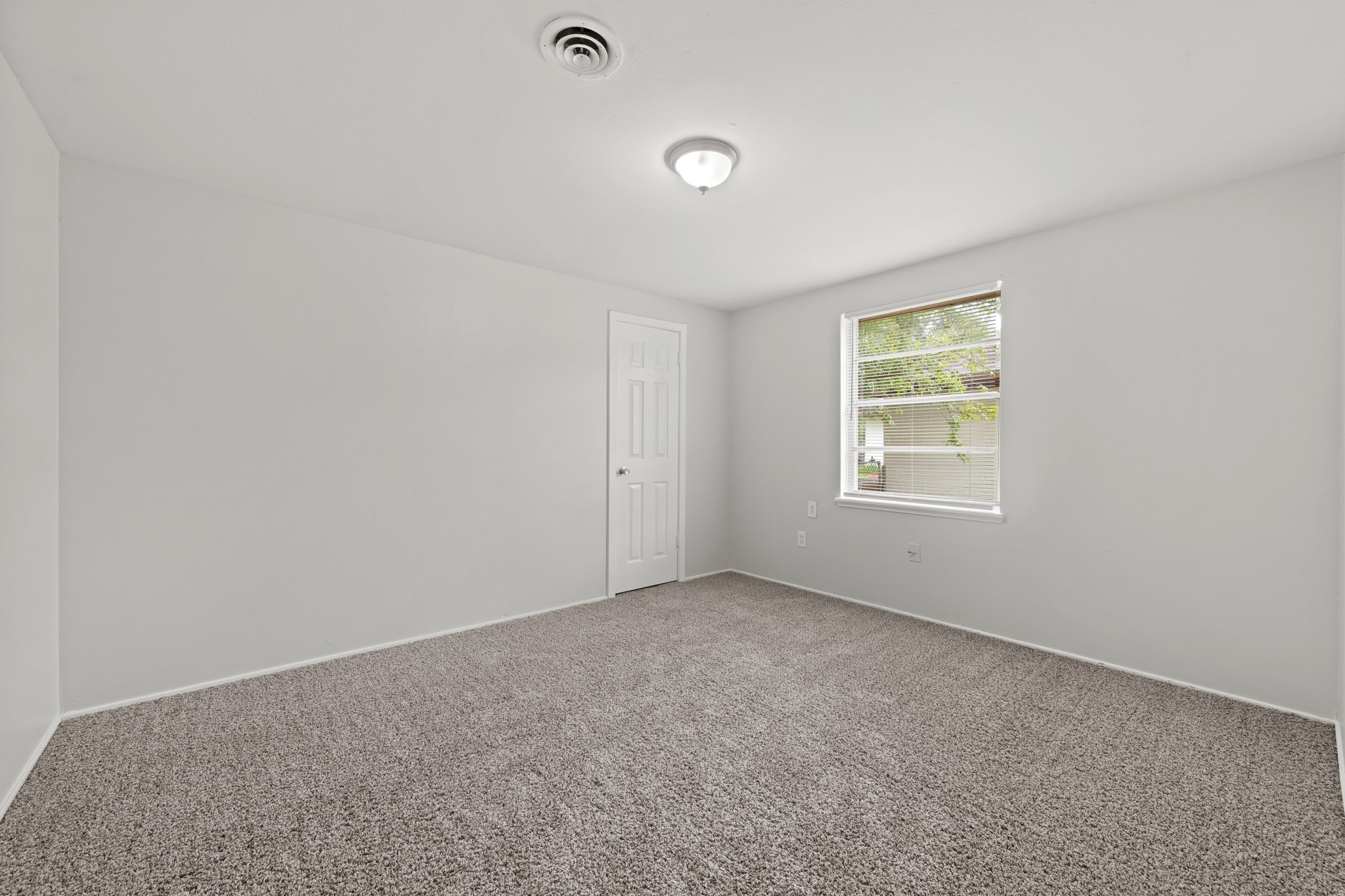 408 Grantham Road Baytown, TX 77521 - Photo 10 of 14