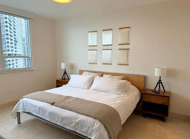 $5,400 | 801 Brickell Key Boulevard, Unit 2401, Miami, FL 33131