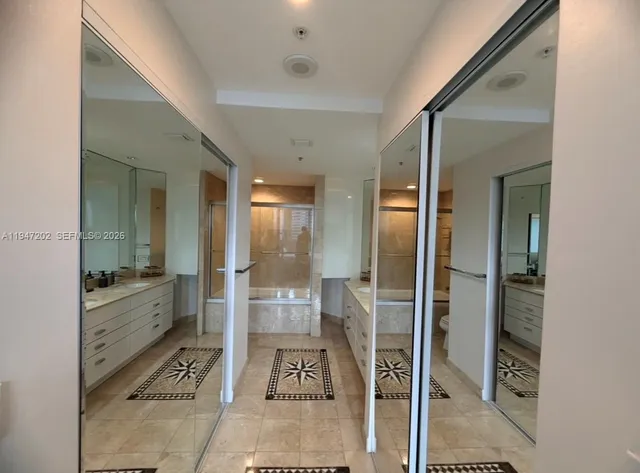 $5,400 | 801 Brickell Key Boulevard, Unit 2401, Miami, FL 33131