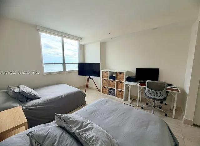 $5,400 | 801 Brickell Key Boulevard, Unit 2401, Miami, FL 33131