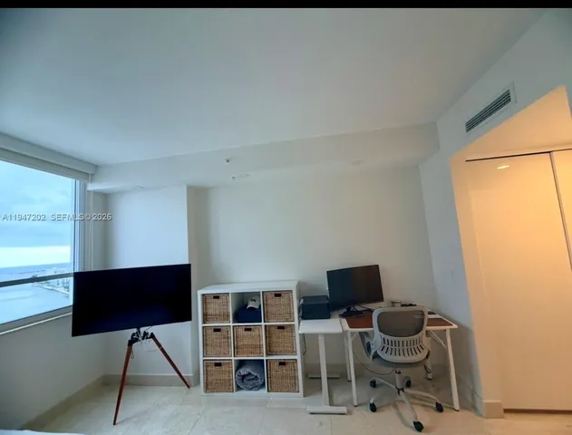 $5,400 | 801 Brickell Key Boulevard, Unit 2401, Miami, FL 33131