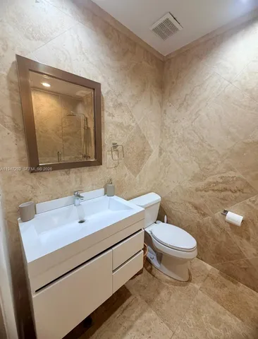 $5,400 | 801 Brickell Key Boulevard, Unit 2401, Miami, FL 33131