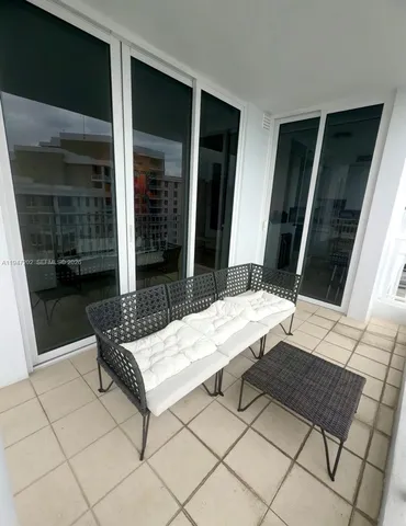 $5,400 | 801 Brickell Key Boulevard, Unit 2401, Miami, FL 33131