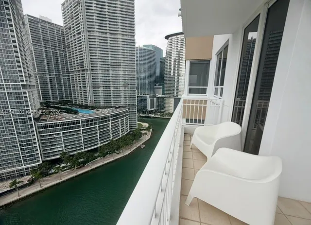 $5,400 | 801 Brickell Key Boulevard, Unit 2401, Miami, FL 33131