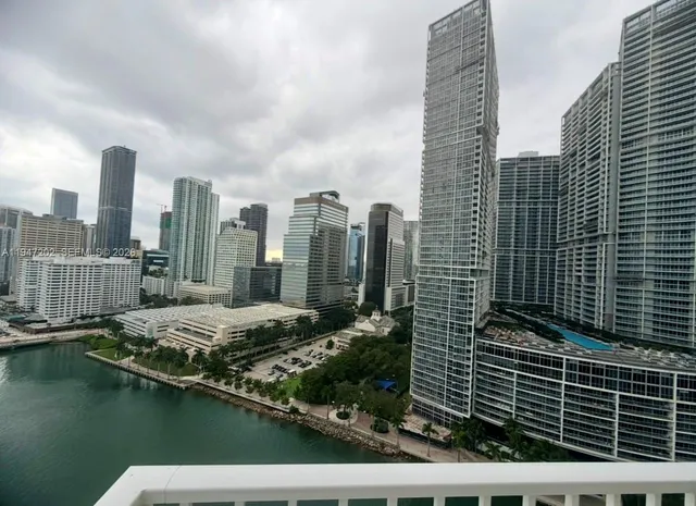 $5,400 | 801 Brickell Key Boulevard, Unit 2401, Miami, FL 33131