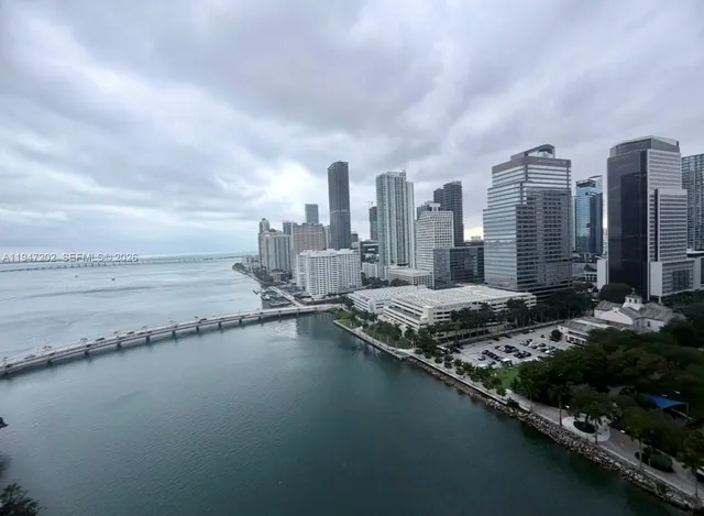 $5,400 | 801 Brickell Key Boulevard, Unit 2401, Miami, FL 33131