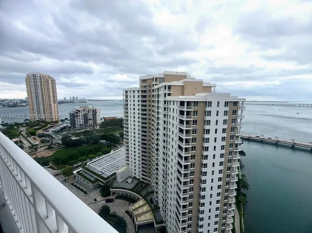 $5,400 | 801 Brickell Key Boulevard, Unit 2401, Miami, FL 33131