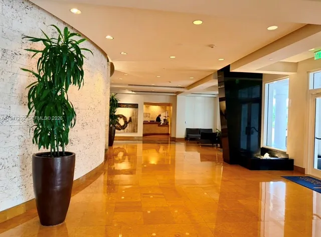 $5,400 | 801 Brickell Key Boulevard, Unit 2401, Miami, FL 33131