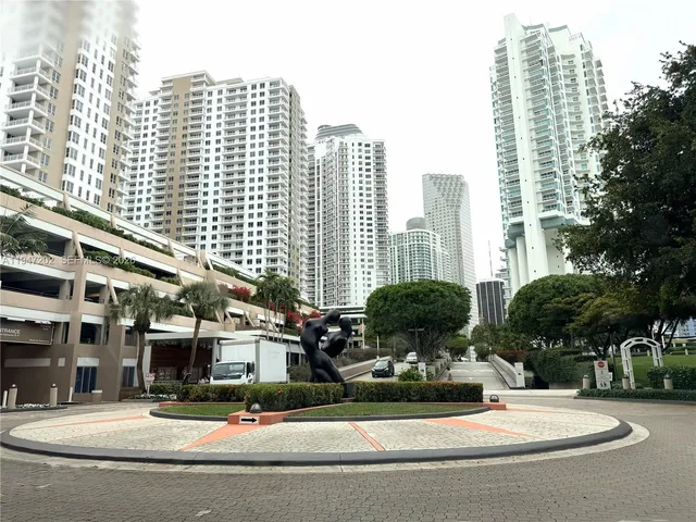 $5,400 | 801 Brickell Key Boulevard, Unit 2401, Miami, FL 33131