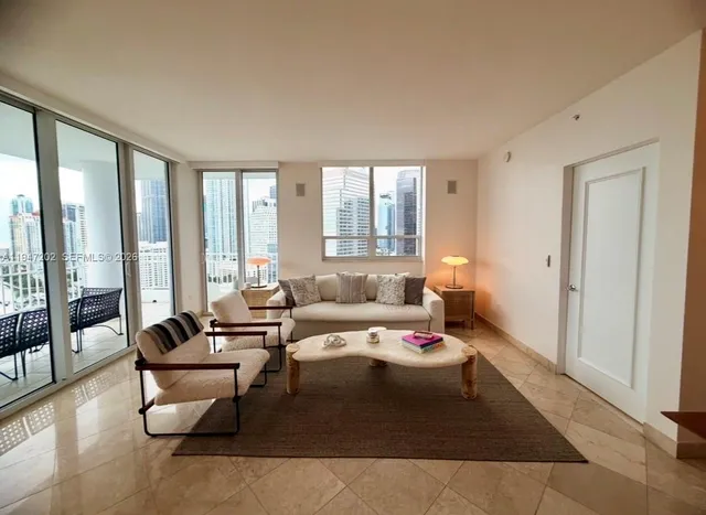 $5,400 | 801 Brickell Key Boulevard, Unit 2401, Miami, FL 33131