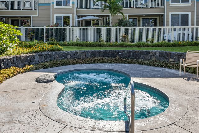 $750,000 | 75-5919 Alii Drive, Unit U22, Kailua-Kona, HI 96740