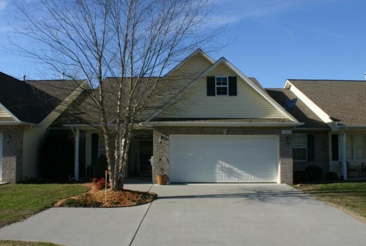 6309 Beaver Ridge Road Knoxville, TN 37931 - Photo 18 of 19 Garage front
