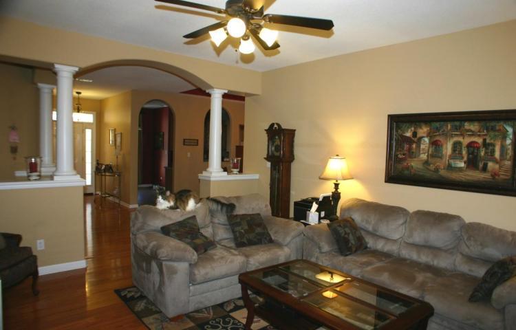 6309 Beaver Ridge Road Knoxville, TN 37931 - Photo 3 of 19 Living Room 2