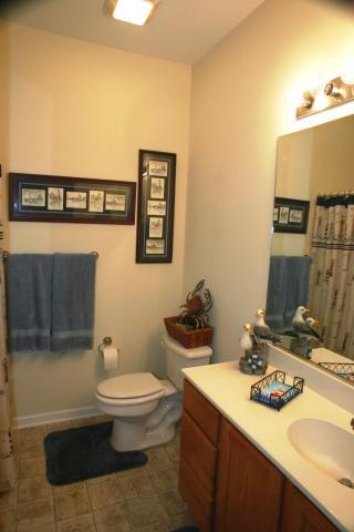 6309 Beaver Ridge Road Knoxville, TN 37931 - Photo 9 of 19 Guest Bath