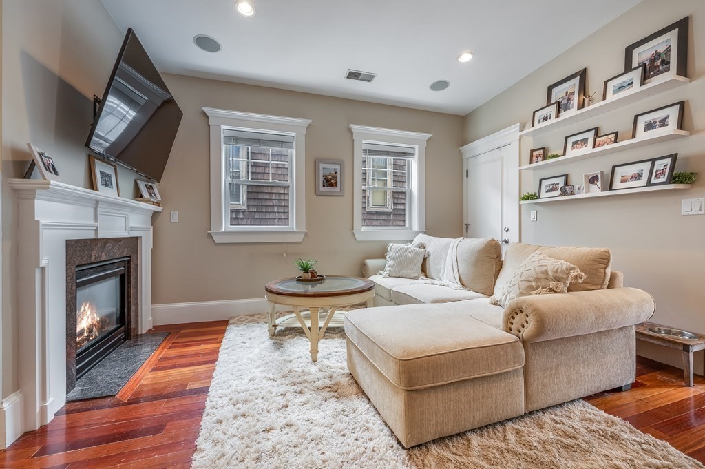 621 East 3rd Street, Unit 3 Boston, MA 02127 - Photo 4 of 22