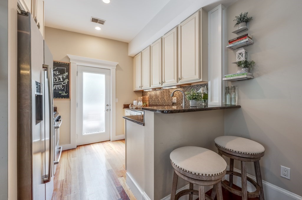 621 East 3rd Street, Unit 3 Boston, MA 02127 - Photo 8 of 22