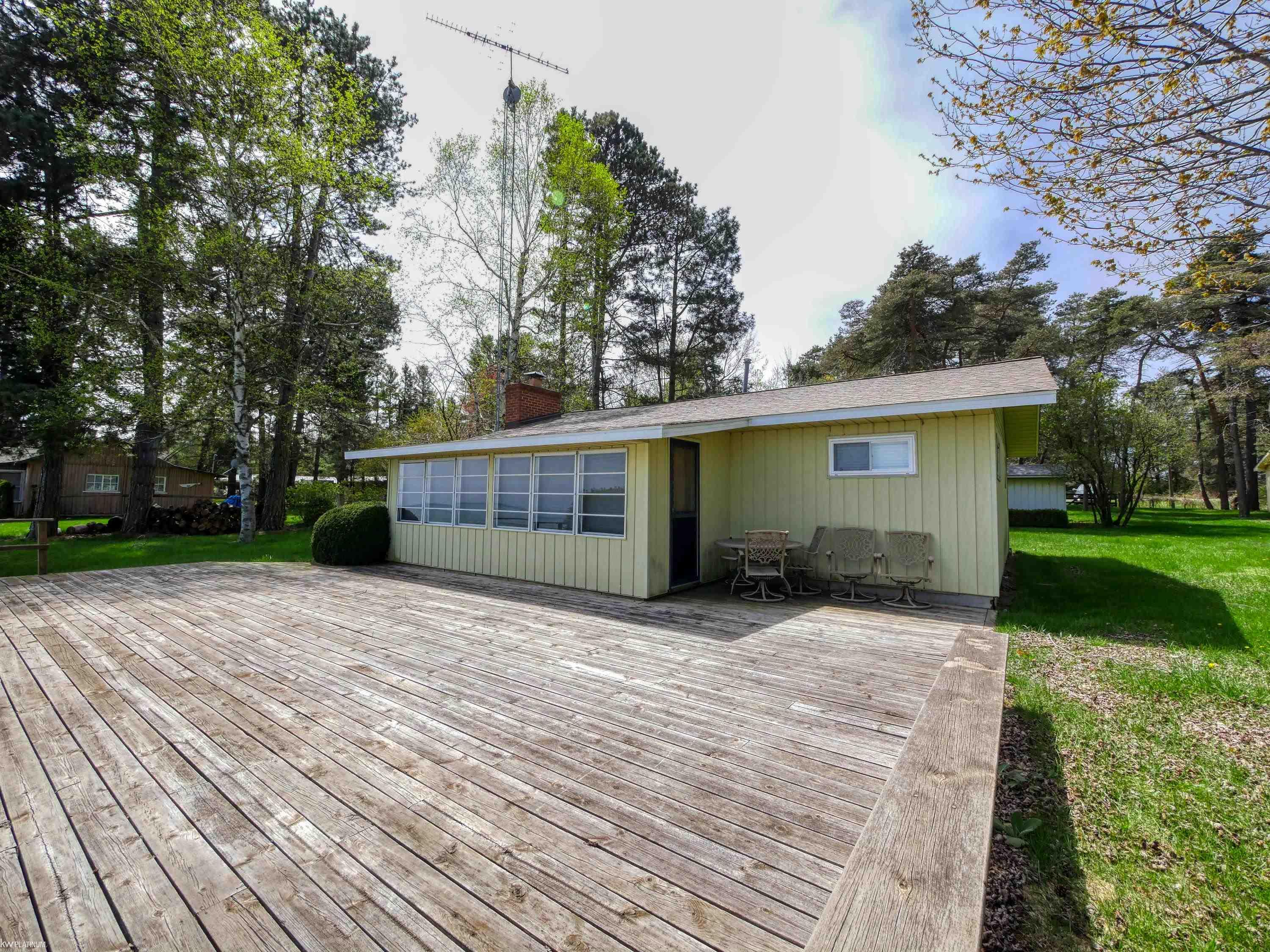 3894 Lakeshore Road Deckerville, MI 48427 - Photo 15 of 31 50141376-1b0a1fec-b5eb-4469-a2eb-b152c9601c0f.JPG