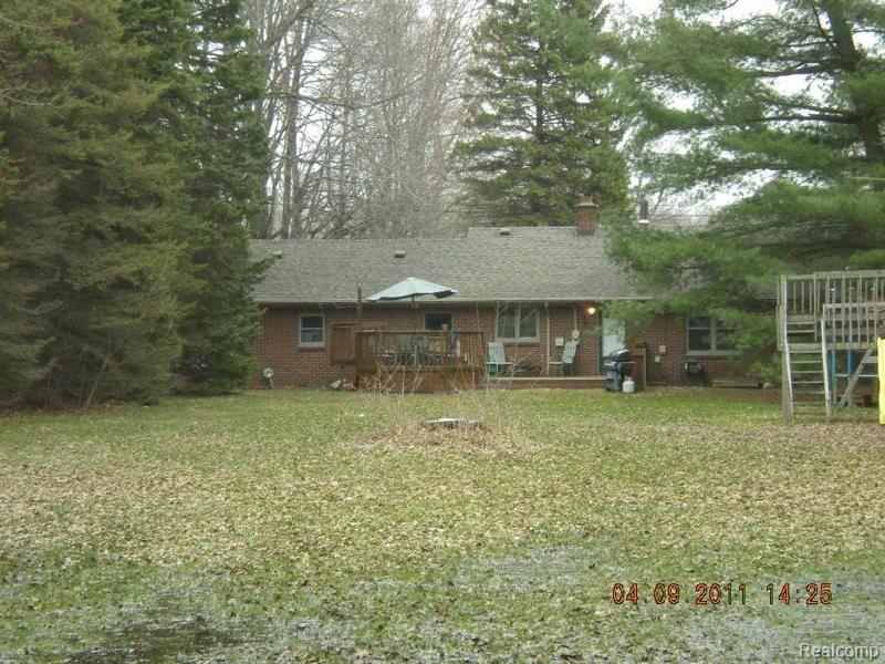 21358 Merriman Road New Boston, MI 48164 - Photo 8 of 16 Rear of House