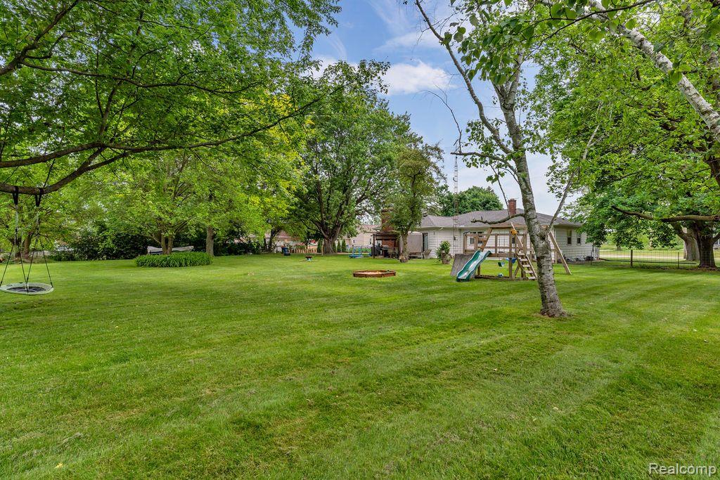 3124 West Hill Road Flint, MI 48507 - Photo 29 of 35