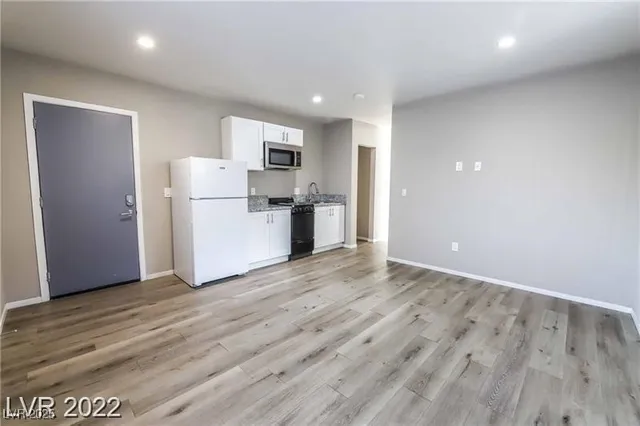 $900 | 2201 Fairfield Avenue, Unit 21, Las Vegas, NV 89102