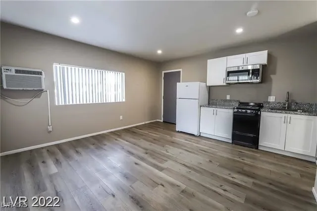 $900 | 2201 Fairfield Avenue, Unit 21, Las Vegas, NV 89102