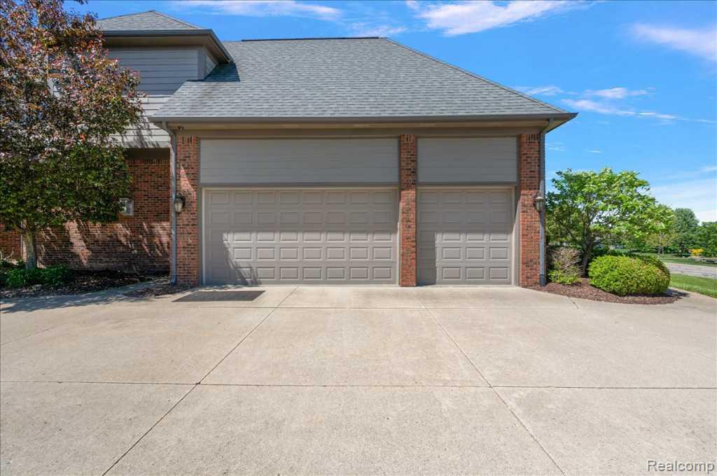 2885 Ambleside Court Rochester, MI 48306 - Photo 7 of 48