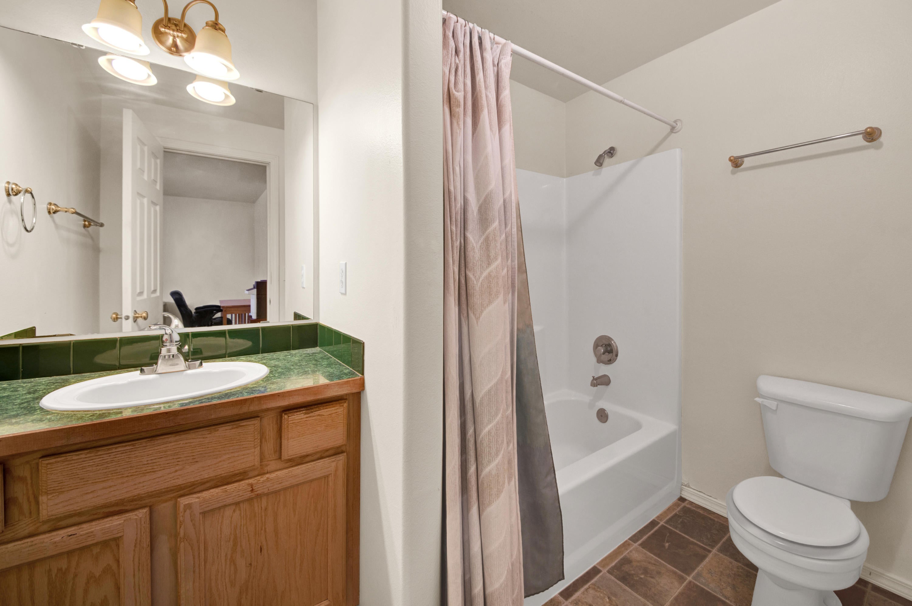 1531 Glacier Ridge Road Bend, OR 97701 - Photo 18 of 32 1531 NE Glacier Ridge Rd-4