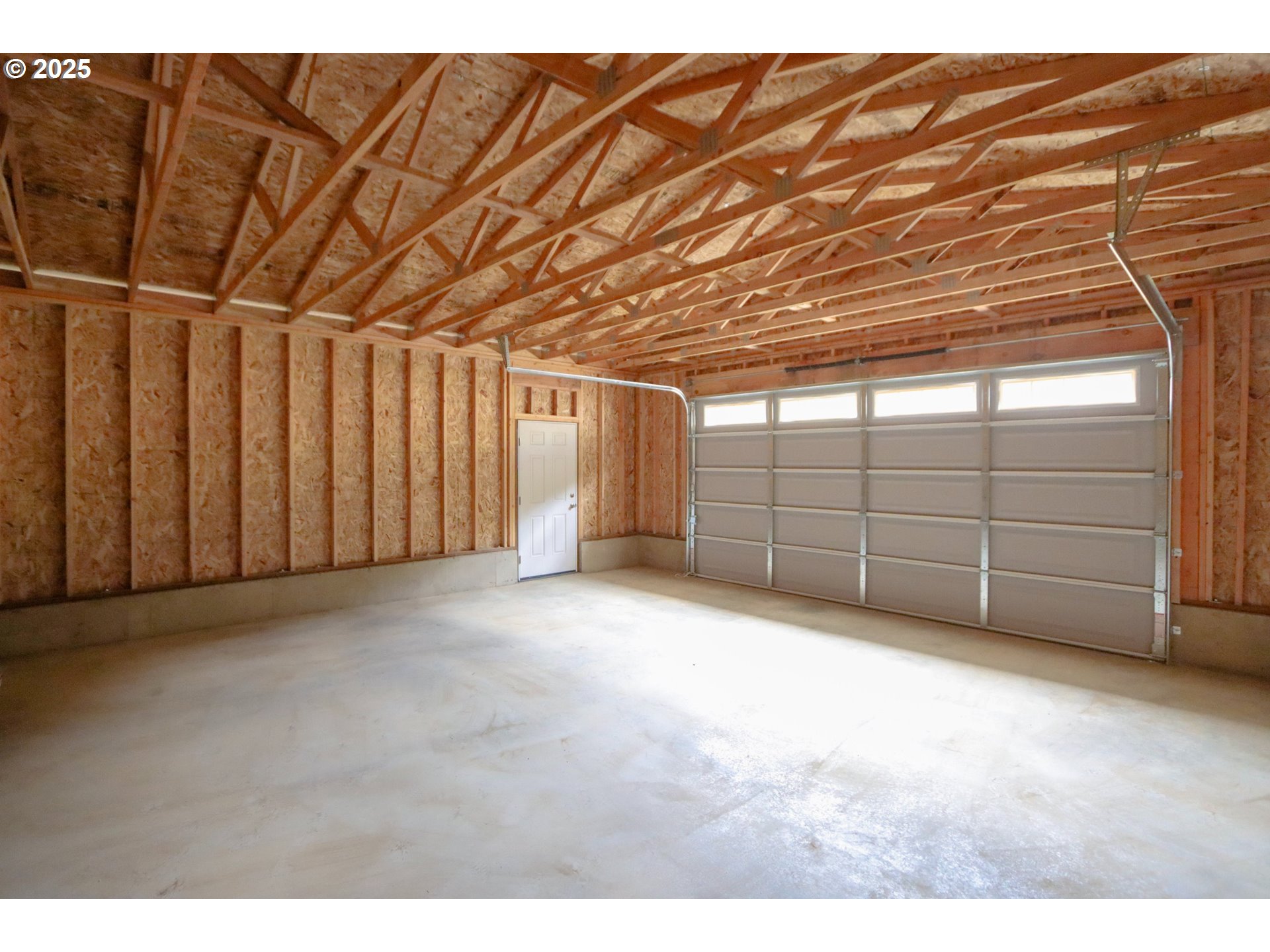 425 Providence Drive Reedsport, OR 97467 - Photo 26 of 33 a view of a garage