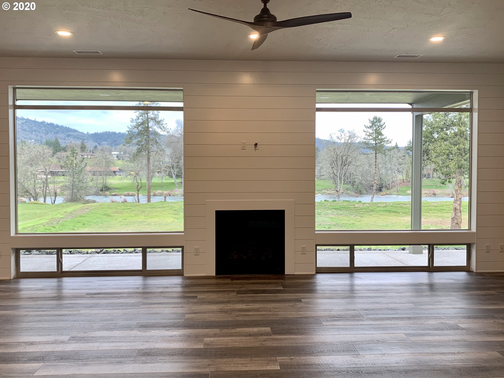 502 River Bend Road Roseburg, OR 97471 - Photo 2 of 31 Gallery Image 2