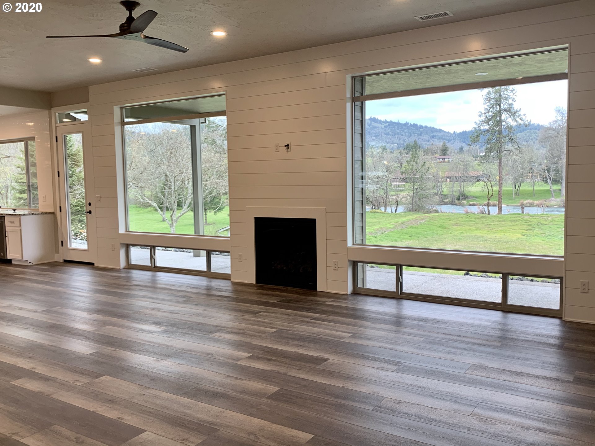502 River Bend Road Roseburg, OR 97471 - Photo 3 of 31 Gallery Image 3
