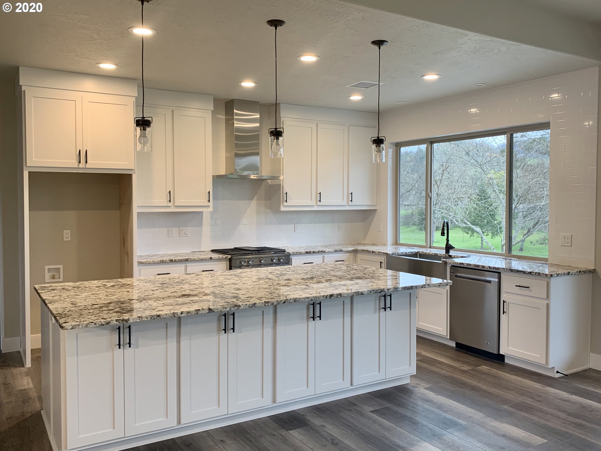 502 River Bend Road Roseburg, OR 97471 - Photo 6 of 31 Gallery Image 6