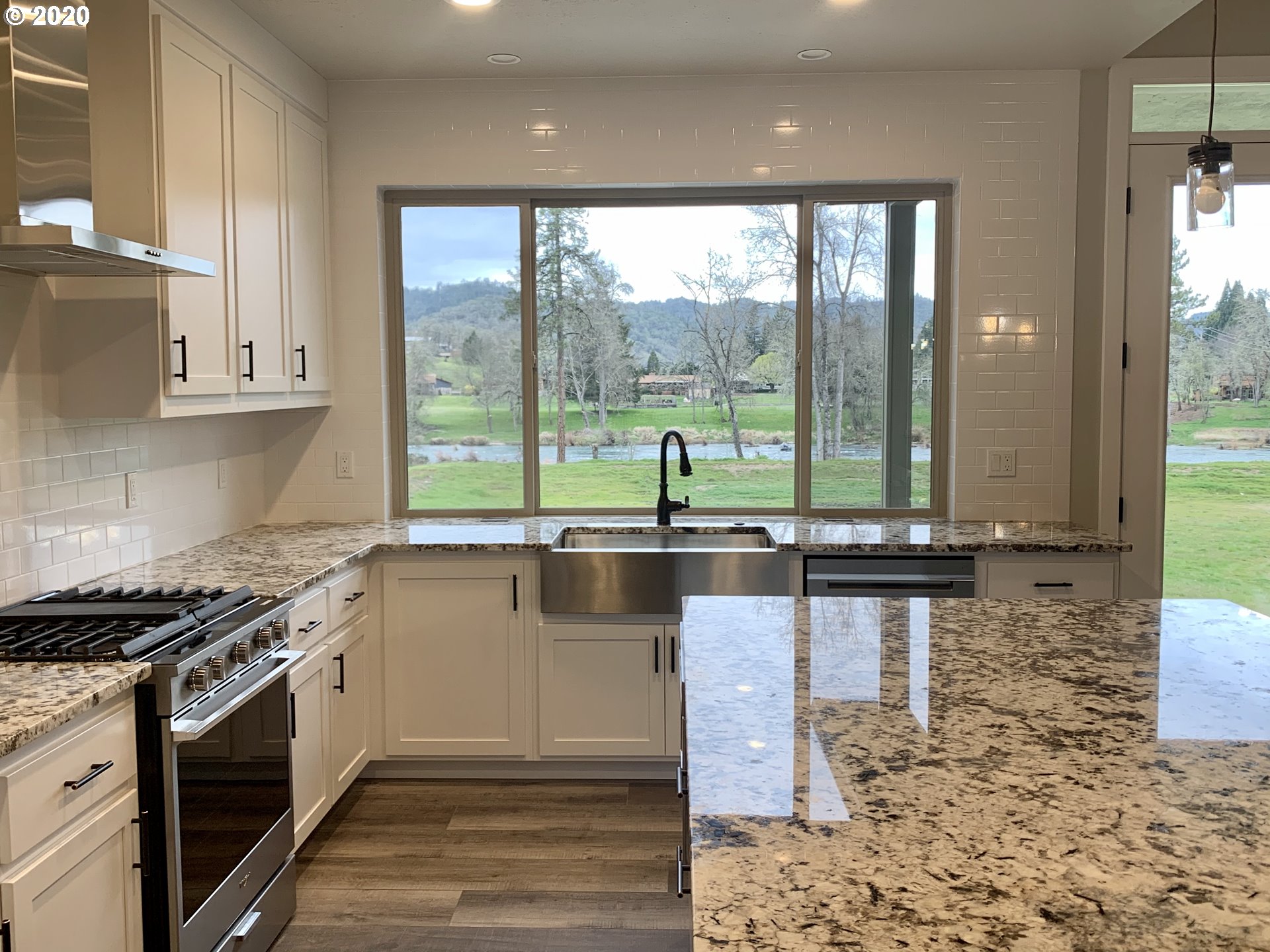 502 River Bend Road Roseburg, OR 97471 - Photo 10 of 31 Gallery Image 10