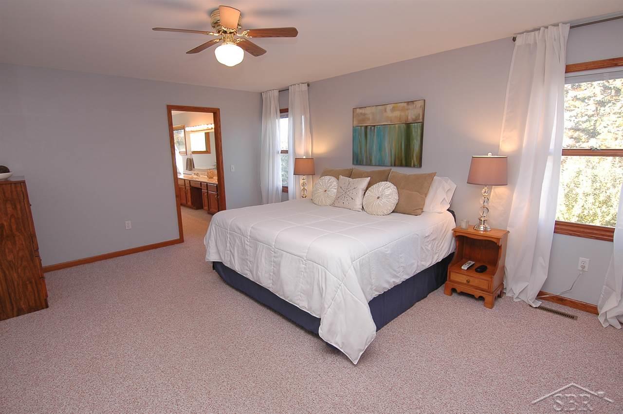219 Colorado Ridge Hemlock, MI 48626 - Photo 15 of 28 31303157-14.JPG