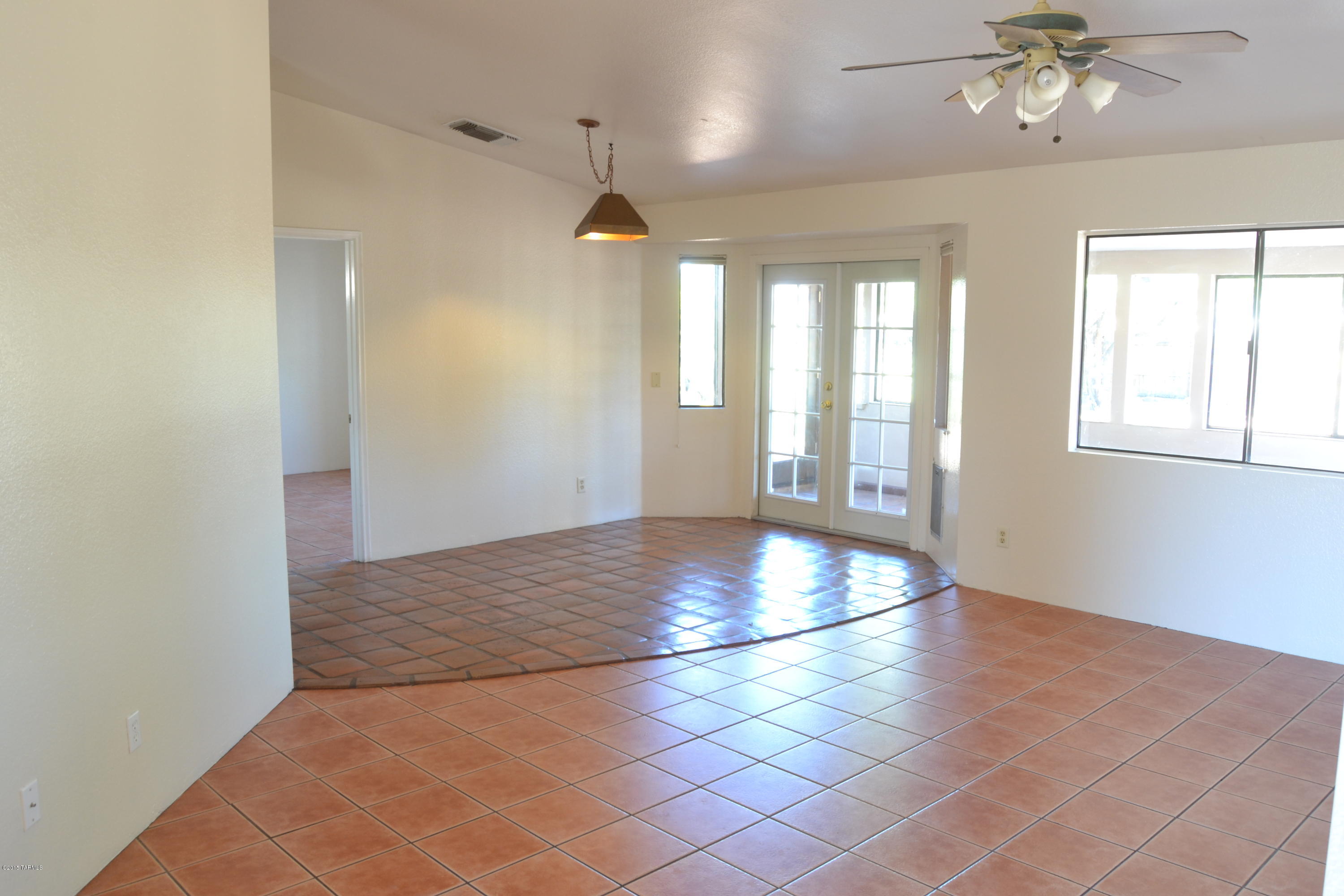 2590 West Sunset Road Tucson, AZ 85741 - Photo 2 of 19