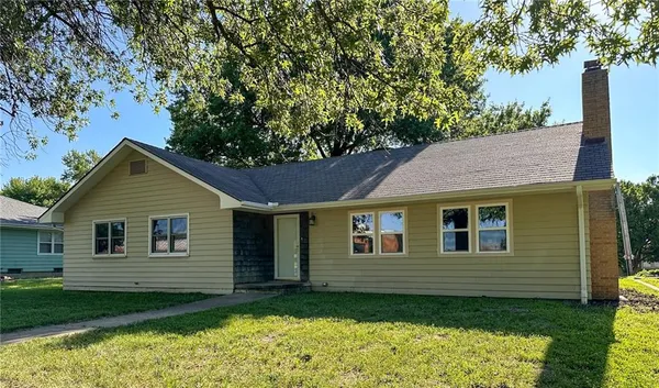 $310,000 | 110 South 8th Street, Burlington, KS 66839