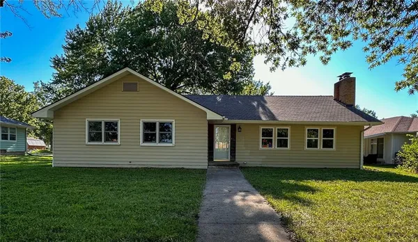 $295,000 | 110 South 8th Street, Burlington, KS 66839