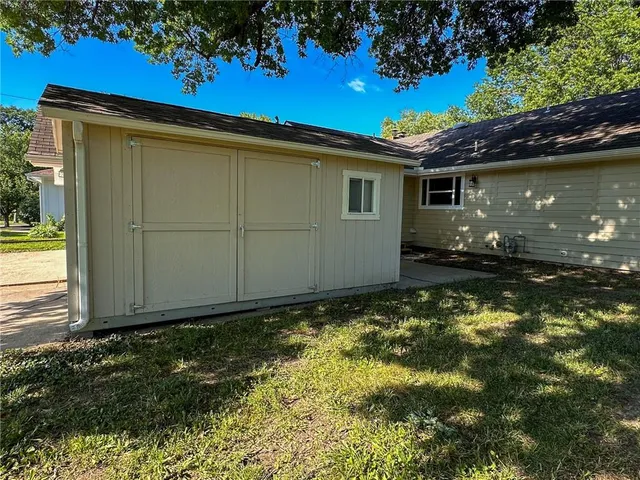 $310,000 | 110 South 8th Street, Burlington, KS 66839