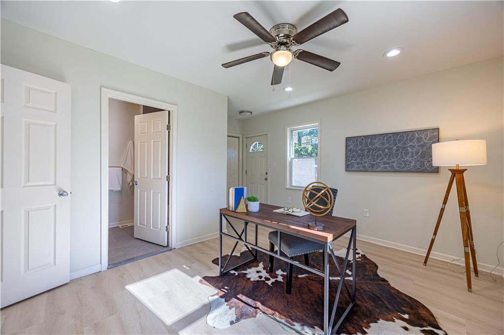 117 Oak Avenue Penn Hills, PA 15235 - Photo 16 of 26 a workspace with furniture and rug