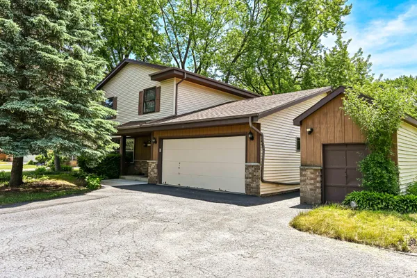 $485,000 | 14325 West Lincoln Avenue, New Berlin, WI 53151