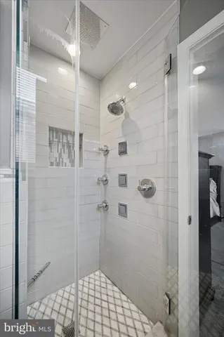 $395,000 | 933 Slocum Street, Philadelphia, PA 19150