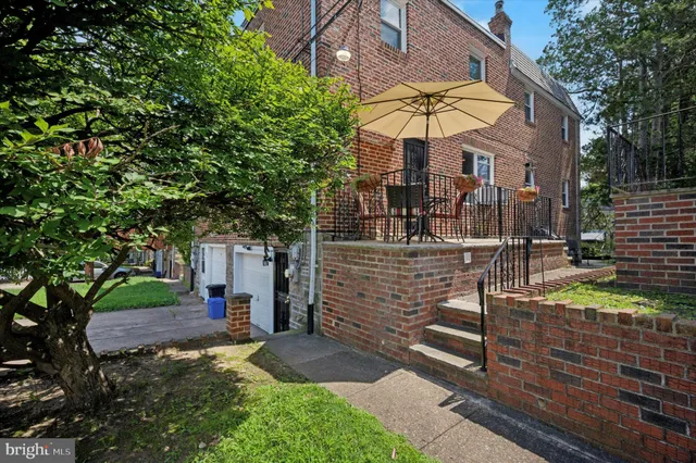 $395,000 | 933 Slocum Street, Philadelphia, PA 19150