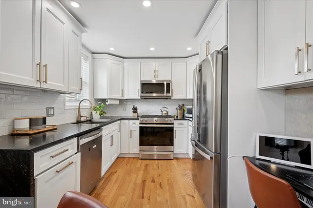 $395,000 | 933 Slocum Street, Philadelphia, PA 19150