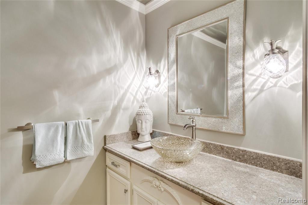 571 Augusta Drive Rochester Hills, MI 48309 - Photo 15 of 42