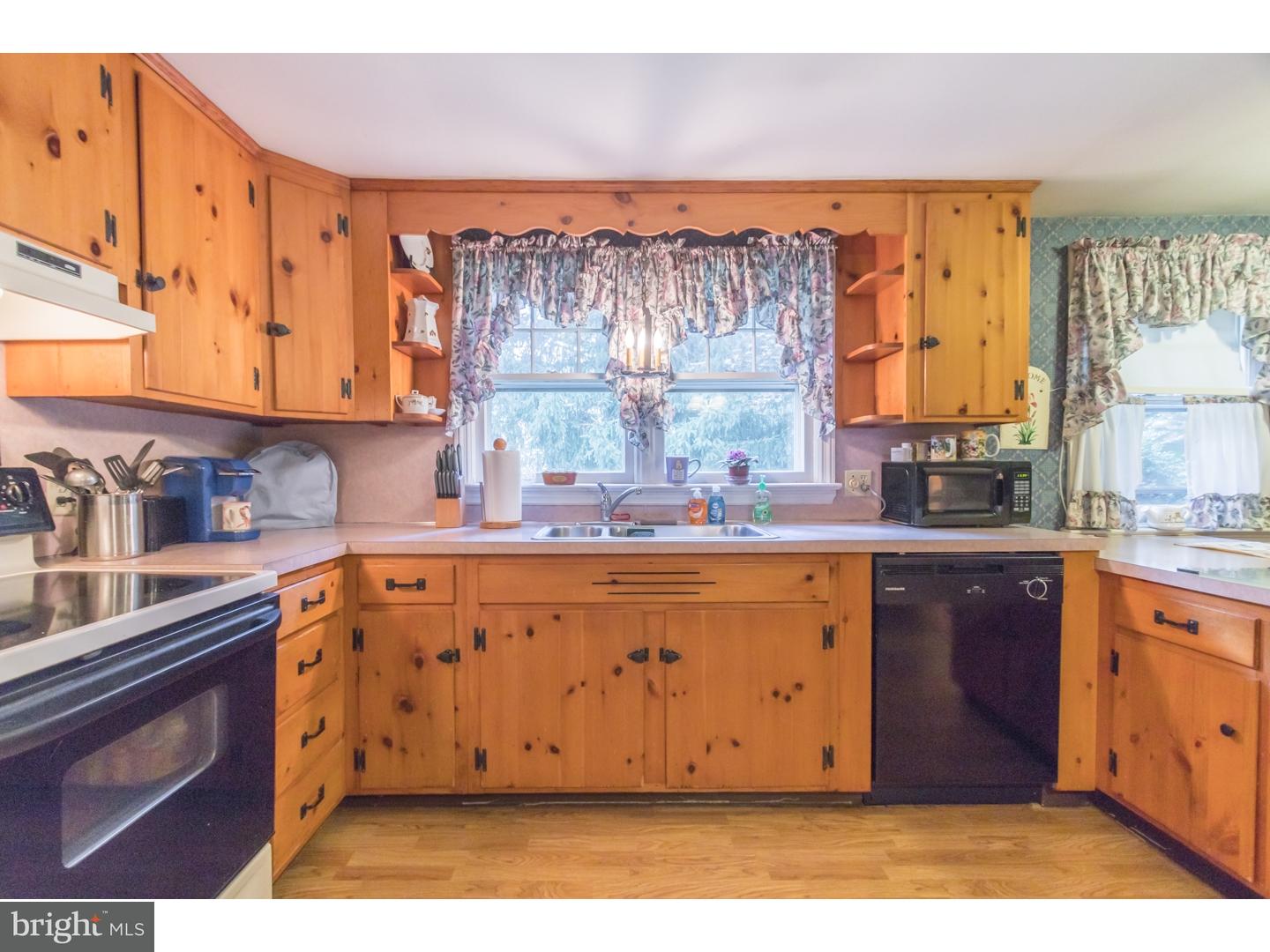 143 Deep Run Road Perkasie, PA 18944 - Photo 3 of 24 Gallery Image 3
